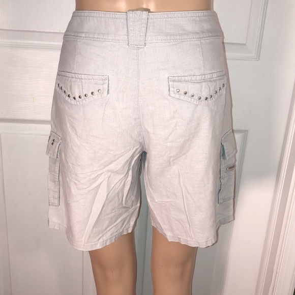 New York and Co. Grey Cargo Shorts. 4 - Picture 4 of 7